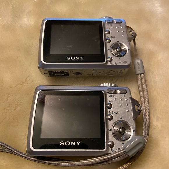 Sony CyberShot DSC-S500 6.0MP 3x Zoom Digital Camera for parts Read! - Picture 2 of 2